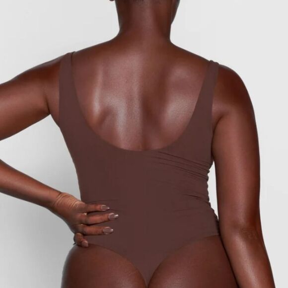 1356 NWT Skims Square Neck Bodysuit Sz Small Color Cocoa - Picture 3 of 9